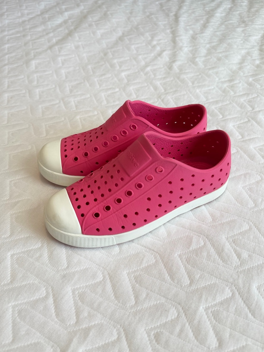 Native Kids Girls Jefferson Pink Water Slip On size 1 EUC